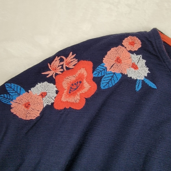 W5 Tie Front Top with Embroidered Flowers - Picture 9 of 11